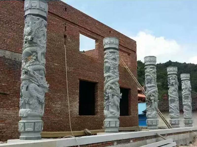 石龍柱