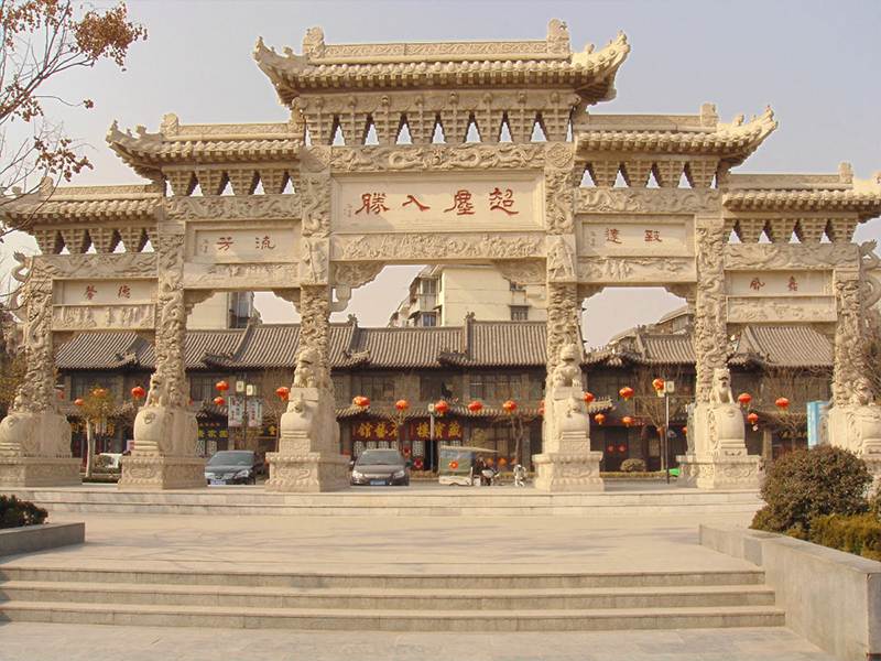 景區(qū)石雕牌坊