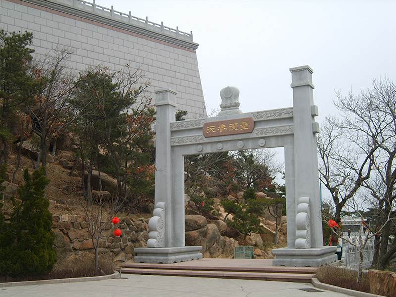 一門(mén)石牌坊