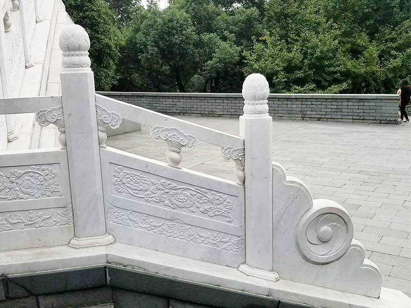 石護(hù)欄價格