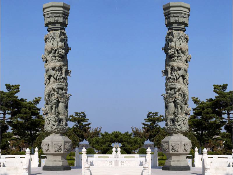 石雕龍柱