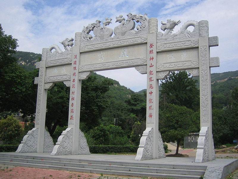 景區(qū)石牌坊